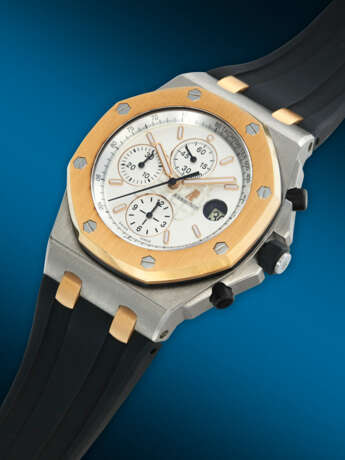 AUDEMARS PIGUET, RARE AND LIMITED EDITION PINK GOLD AND TITANIUM 'ROYAL OAK OFFSHORE CARLSON', REF. 26105IR - photo 2