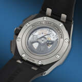 AUDEMARS PIGUET, TITANIUM AND CERAMIC 'ROYAL OAK OFFSHORE’ CHRONOGRAPH, REF. 26405CE - Foto 3