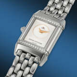 JAEGER-LECOULTRE, STAINLESS STEEL AND DIAMOND-SET 'REVERSO DUETTO', WITH MOTHER OF PEARL DIAL, REF. 266.8.44 - Foto 4