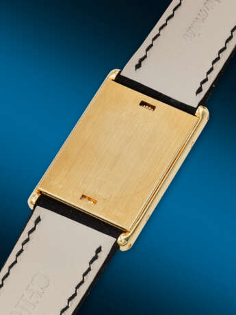 CARTIER, YELLOW GOLD 'MILLENIUM BASCULANTE', WITH REVERSIBLE CASE, NO. 156/365, REF. 2391 - photo 4