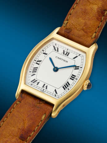 CARTIER, PARIS, YELLOW GOLD 'TORTUE', REF. 96069 - Foto 2