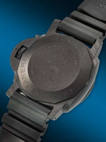 PANERAI, CARBON FIBER AND TITANIUM LIMITED EDITION 'LUMINOR SUBMERSIBLE CARBOTECH™', REF. PAM00616 - фото 3