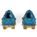 A PAIR OF ORMOLU-MOUNTED CHINESE EXPORT PORCELAIN MODELS OF TOADS - Foto 6