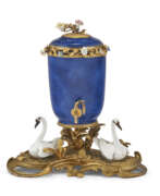 Übersicht. A LOUIS XV ORMOLU-MOUNTED, MEISSEN AND CHINESE PORCELAIN TABLE FOUNTAIN