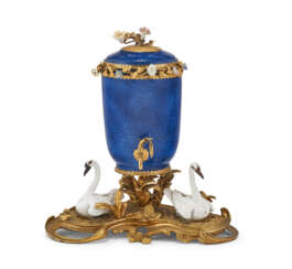 A LOUIS XV ORMOLU-MOUNTED, MEISSEN AND CHINESE PORCELAIN TABLE FOUNTAIN