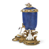 A LOUIS XV ORMOLU-MOUNTED, MEISSEN AND CHINESE PORCELAIN TABLE FOUNTAIN - Foto 5