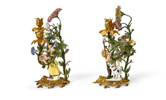 A PAIR OF FRENCH ORMOLU-MOUNTED, MEISSEN, FRENCH PORCELAIN AND TOLE PEINTE TWO-LIGHT CANDELABRA - фото 6