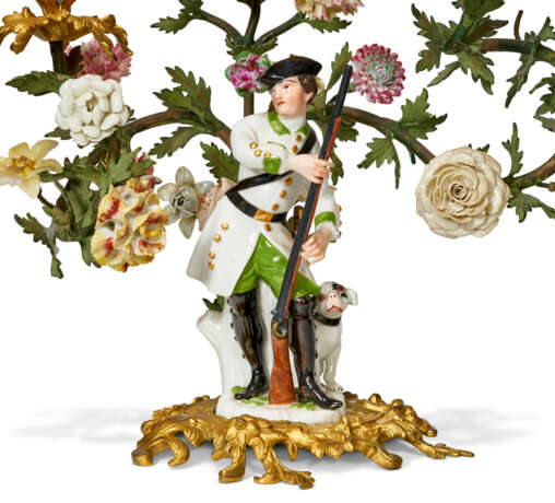 A PAIR OF FRENCH ORMOLU-MOUNTED, MEISSEN, FRENCH PORCELAIN AND TOLE PEINTE TWO-LIGHT CANDELABRA - фото 9
