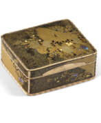 Boîtes à priser. A LOUIS XV GOLD AND MOTHER-OF-PEARL MOUNTED JAPANESE LACQUER SNUFF BOX