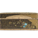 A LOUIS XV GOLD AND MOTHER-OF-PEARL MOUNTED JAPANESE LACQUER SNUFF BOX - Foto 3