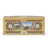 A CONTINENTAL ENAMELED GOLD SNUFF BOX - photo 4