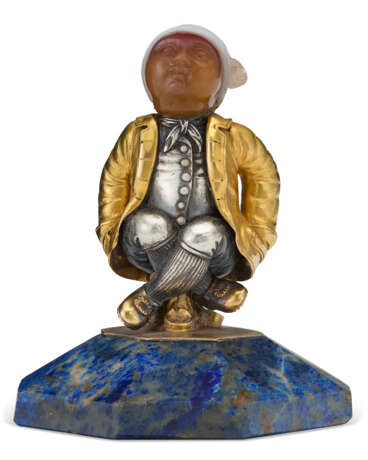 A CONTINENTAL GOLD, SILVER, SILVER-GILT, AGATE, AND LAPIS LAZULI FIGURE OF A YOUTH - фото 2