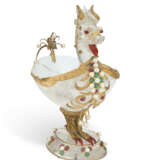 AN AMERICAN GOLD AND JEWEL-MOUNTED ROCK CRYSTAL DRAGON-FORM COUPE - Foto 1