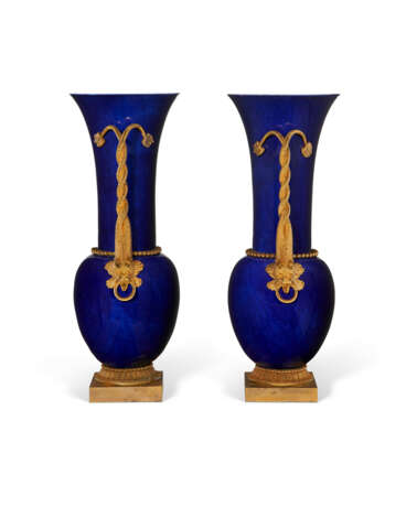 A PAIR OF LATE LOUIS XVI ORMOLU-MOUNTED BLUE SEVRES PORCELAIN VASES - photo 2