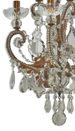 A SET OF FOUR GILT-METAL AND CUT-GLASS WALLLIGHTS - Foto 7