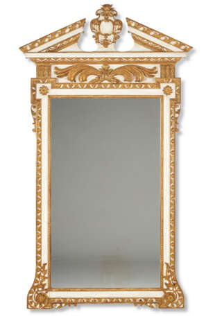 A PAIR OF GEORGE II WHITE-PAINTED AND PARCEL-GILT PIER MIRRORS - фото 2