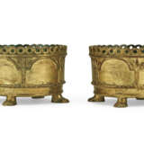 A PAIR OF GEORGE II GILTWOOD TORCHERES - photo 8