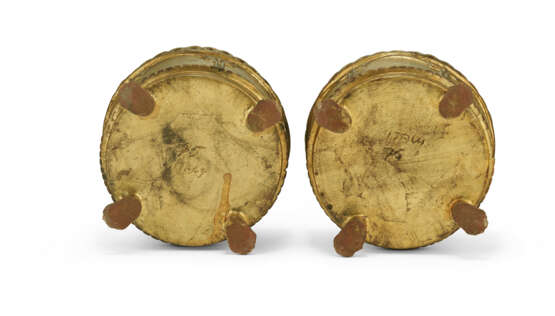 A PAIR OF GEORGE II GILTWOOD TORCHERES - photo 11