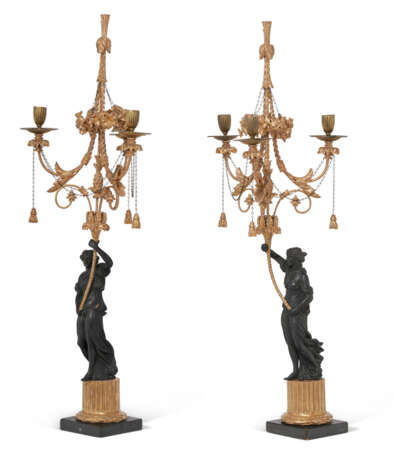 A PAIR OF LATE GEORGE III GILTWOOD AND EBONIZED THREE-LIGHT CANDELABRA - фото 4