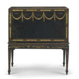 A CHINESE EXPORT BLACK AND GILT LACQUER CHEST-ON-STAND - фото 2