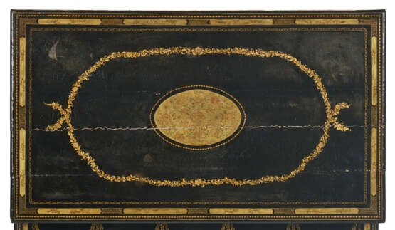 A CHINESE EXPORT BLACK AND GILT LACQUER CHEST-ON-STAND - фото 4