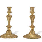 A PAIR OF LOUIS XIV STYLE ORMOLU CANDLESTICKS - фото 3