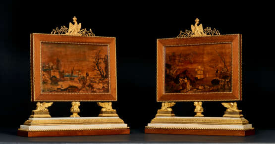 A PAIR OF ROYAL ITALIAN ORMOLU-MOUNTED AMARANTH, MARQUETRY AND WHITE MARBLE TABLE SCREENS - Foto 2