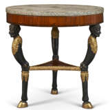 A NORTH ITALIAN FRUITWOOD, EBONIZED AND PARCEL-GILT CENTER TABLE - Foto 1