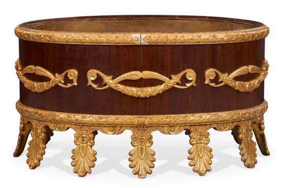 A NORTH EUROPEAN MAHOGANY AND PARCEL-GILT JARDINIERE - фото 1