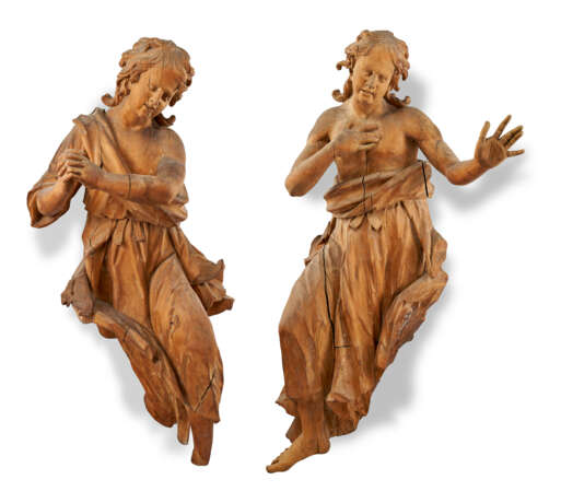 A PAIR OF CARVED LINDENWOOD FIGURES OF ANGELS - photo 1