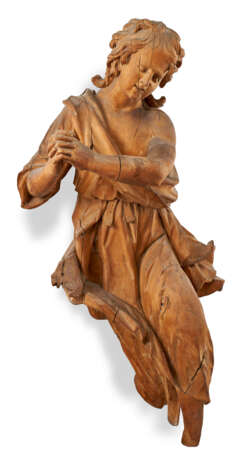 A PAIR OF CARVED LINDENWOOD FIGURES OF ANGELS - фото 4