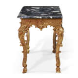 AN EARLY LOUIS XV GILTWOOD SIDE TABLE - Foto 3