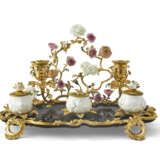 A LOUIS XV ORMOLU-MOUNTED, FRENCH PORCELAIN AND LACQUER ENCRIER - photo 1