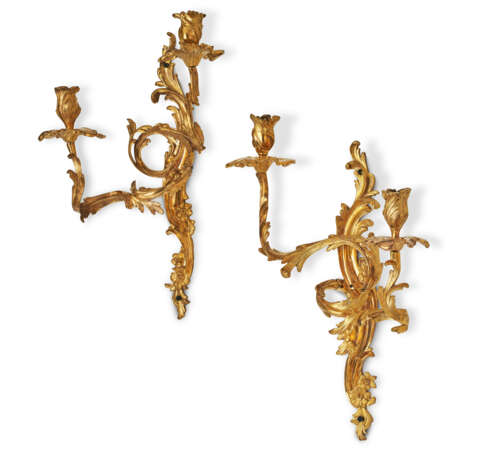 A PAIR OF LOUIS XV ORMOLU TWO-BRANCH WALL LIGHTS - photo 3