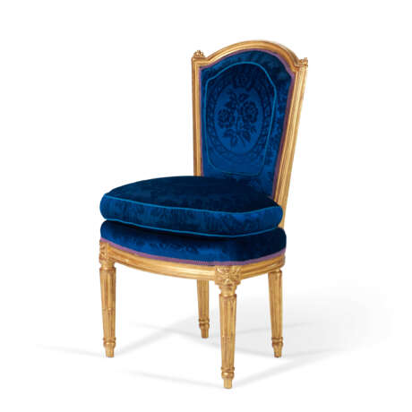 A PAIR OF LOUIS XVI GILTWOOD CHAISES - фото 4