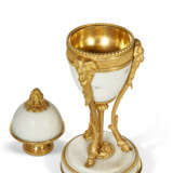 A PAIR OF LOUIS XVI ORMOLU AND WHITE MARBLE CASSOLETTES - photo 5