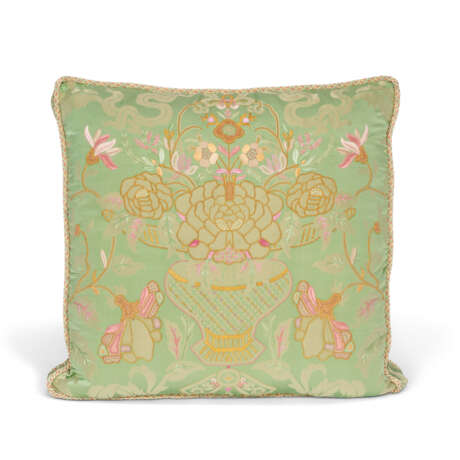 A GROUP OF SEVEN EMBROIDERED GREEN SILK DAMASK CUSHIONS - фото 2