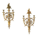 A PAIR OF FRENCH ORMOLU THREE-BRANCH WALL LIGHTS - фото 1