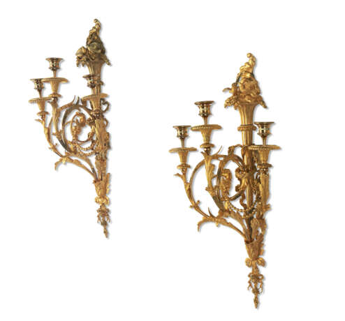 A PAIR OF FRENCH ORMOLU THREE-BRANCH WALL LIGHTS - photo 2