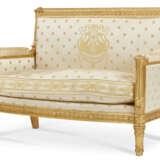 AN EMPIRE GILTWOOD CANAPE - Foto 1