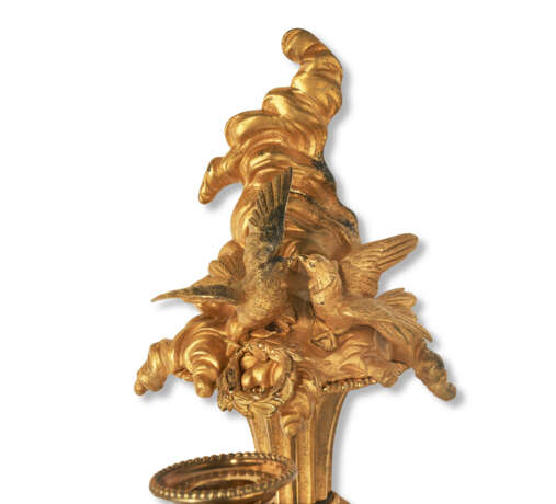 A PAIR OF FRENCH ORMOLU THREE-BRANCH WALL LIGHTS - photo 7