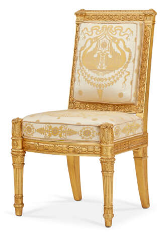 A PAIR OF EMPIRE GILTWOOD CHAISES - photo 2