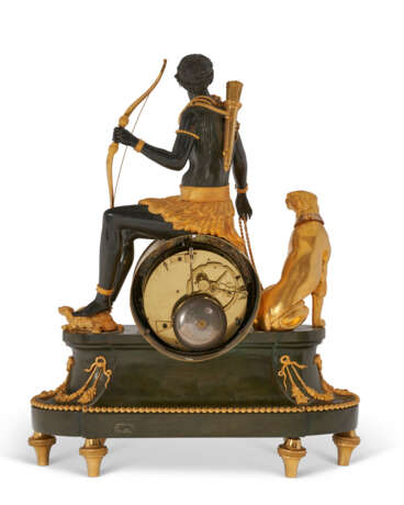 A DIRECTOIRE ORMOLU AND PATINATED BRONZE CLOCK ‘L’AFRIQUE’ - фото 4