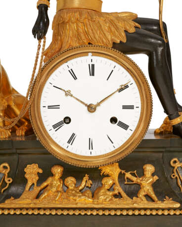 A DIRECTOIRE ORMOLU AND PATINATED BRONZE CLOCK ‘L’AFRIQUE’ - фото 6