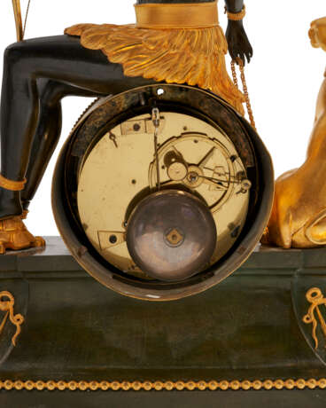 A DIRECTOIRE ORMOLU AND PATINATED BRONZE CLOCK ‘L’AFRIQUE’ - фото 7
