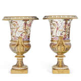 A MONUMENTAL PAIR OF PARIS (DARTE FRERES) PORCELAIN VASES - Foto 3