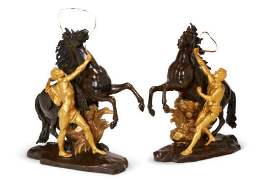 A PAIR OF FRENCH GILT AND PATINATED BRONZE 'MARLY' HORSE GROUPS - фото 1