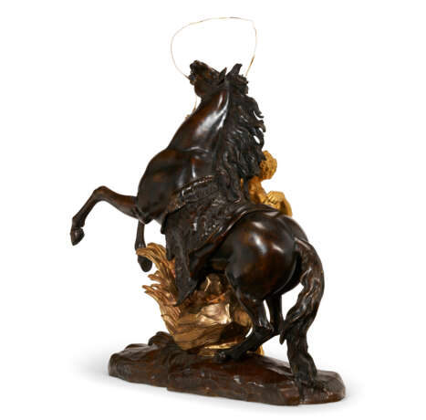 A PAIR OF FRENCH GILT AND PATINATED BRONZE 'MARLY' HORSE GROUPS - фото 7