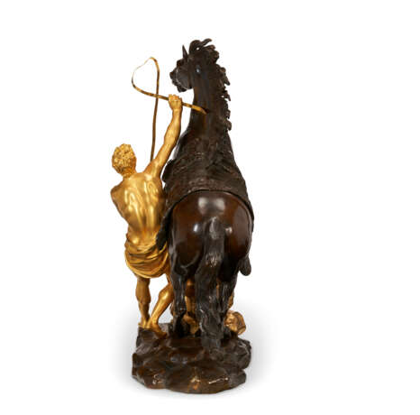 A PAIR OF FRENCH GILT AND PATINATED BRONZE 'MARLY' HORSE GROUPS - фото 13