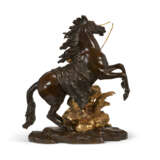 A PAIR OF FRENCH GILT AND PATINATED BRONZE 'MARLY' HORSE GROUPS - фото 15